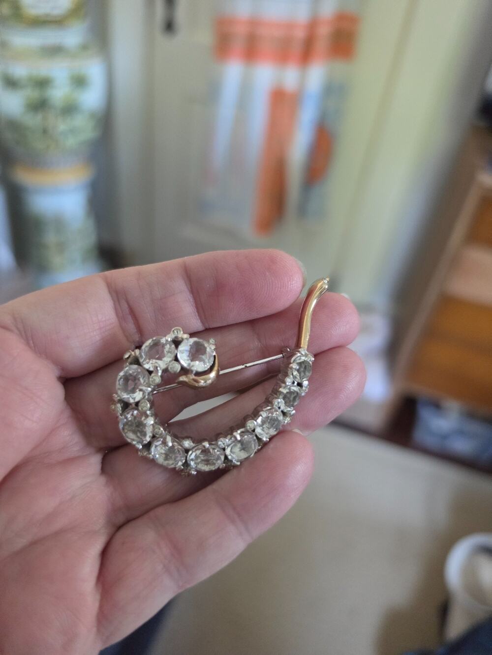 Stunning Abstract Leaf Brooch gold tone Clear Rhinestone
